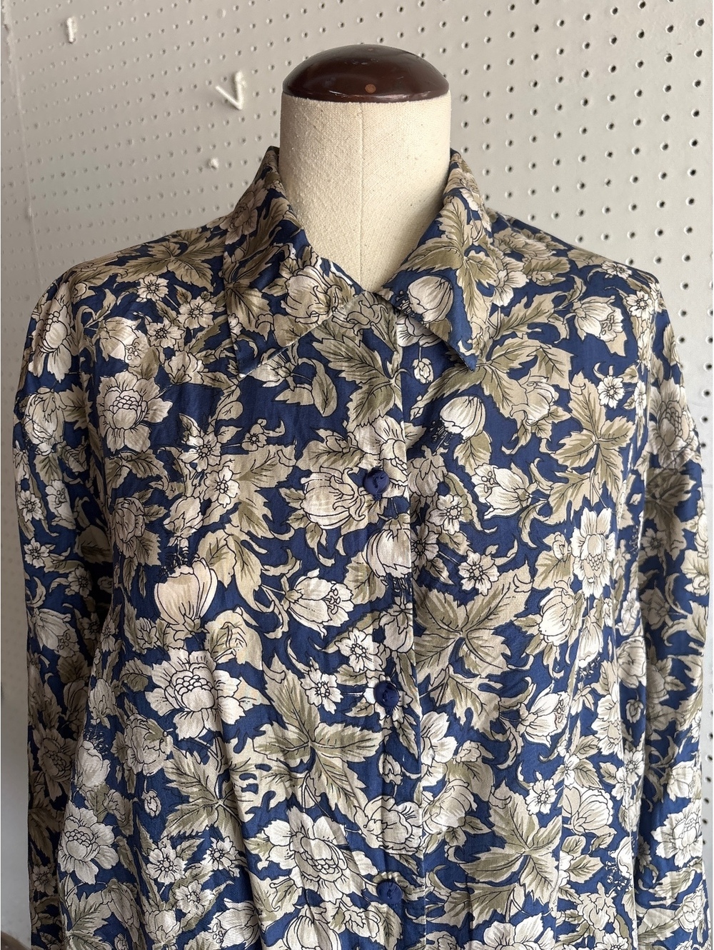Casual Corner & Co Blue and Beige Floral Silk Blouse, Size L